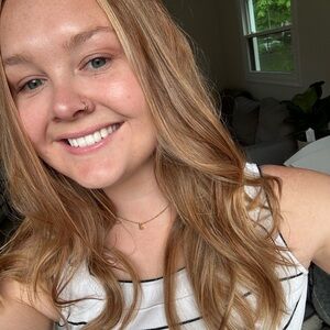 Meet your Posher, Laura